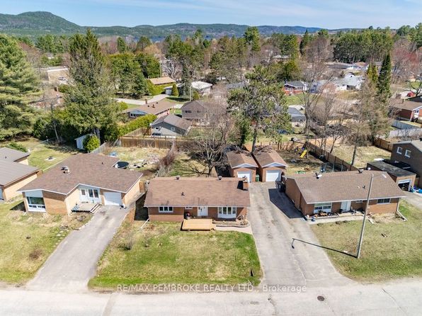 76 Frontenac Cres, Deep River, ON K0J 1P0