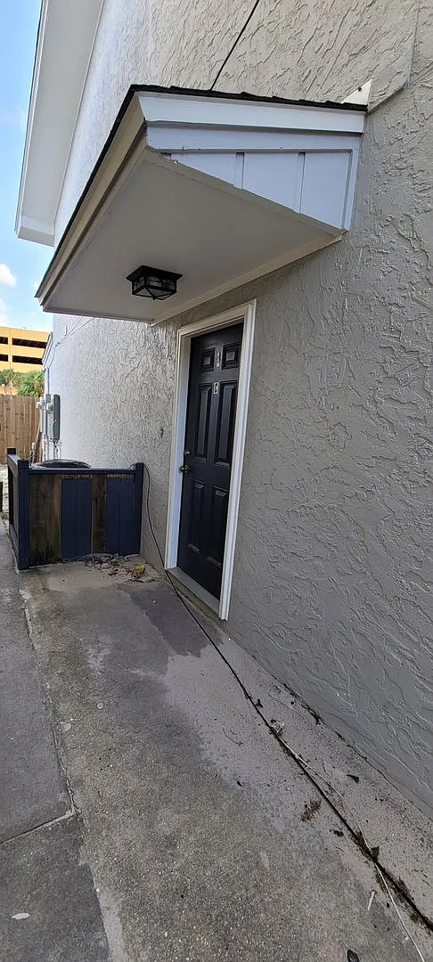 Beach 2 Bedroom 2 Bath Townhome! — Photo 3