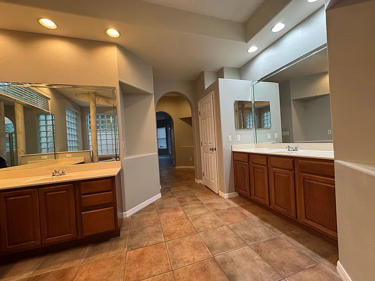2521 Roat Dr — Photo 17