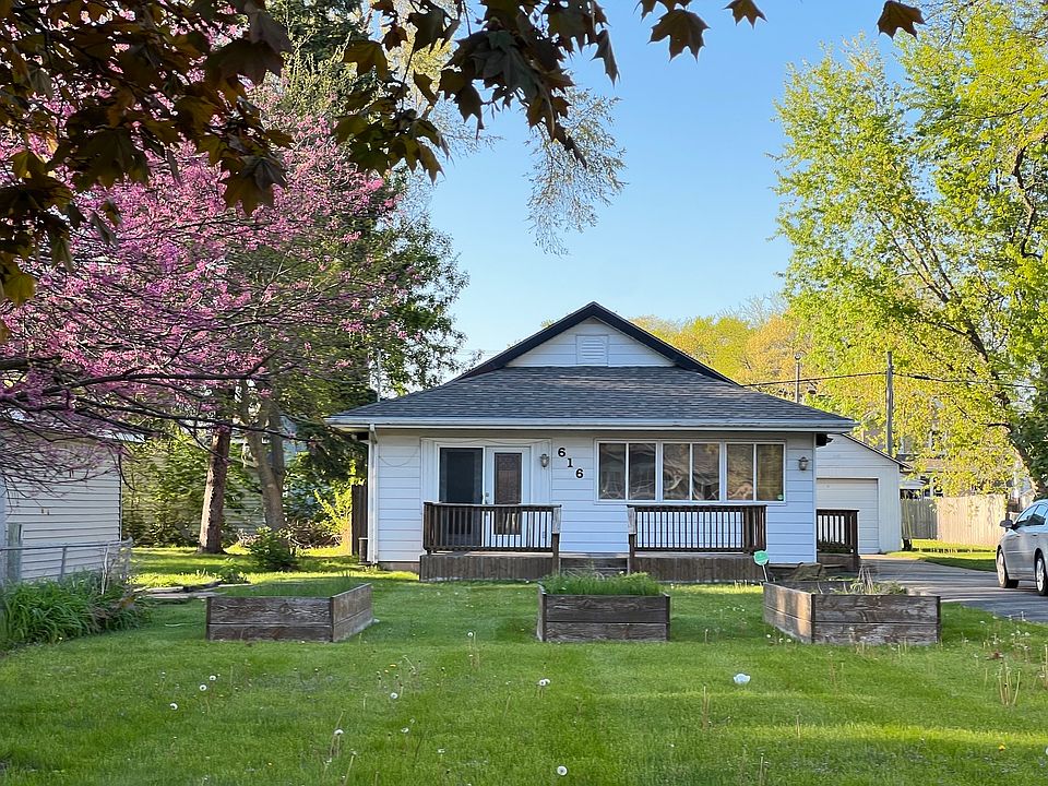 1st image of 616 Pearl Ave