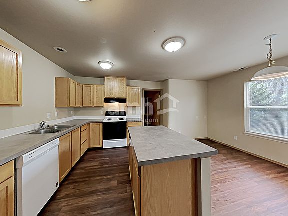 4th image of 19209 105th Avenue Ct E