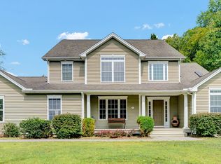 51 Fir Grove Rd, Manchester, CT 06040