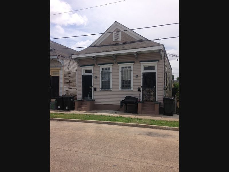 1st image of 3021 S Saratoga St