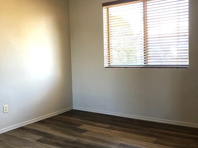 3523 N Dale Dr — Photo 9
