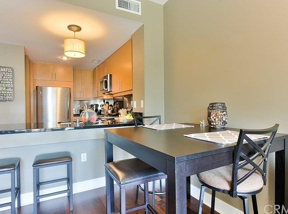 5th image of 150 The Promenade N Unit 521
