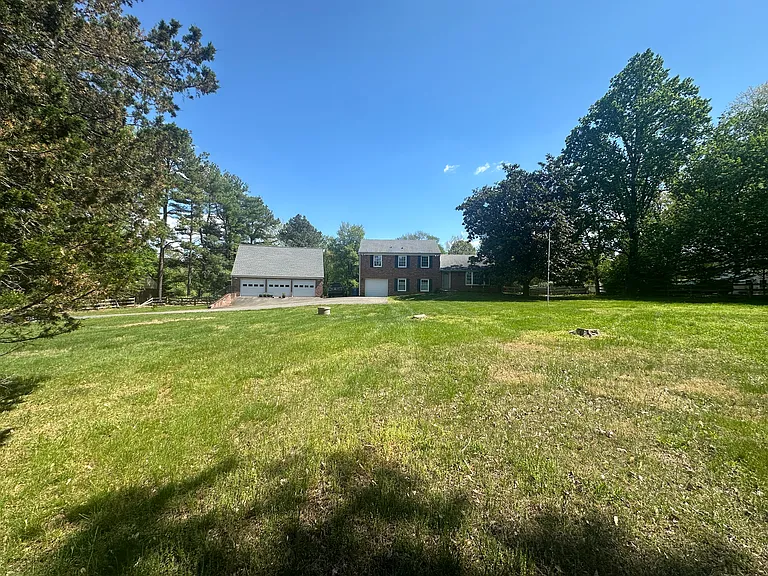 703 Kentland Dr — Photo 45