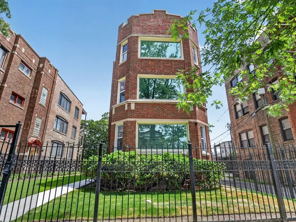 7847 S Bennett Ave Floor 1, Chicago, IL 60649