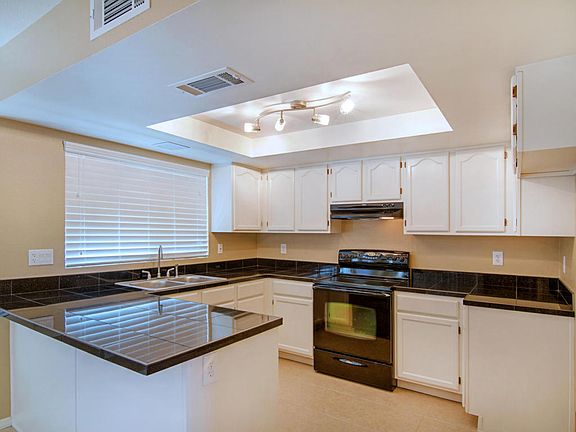 4th image of 3505 E Le Marche Ave