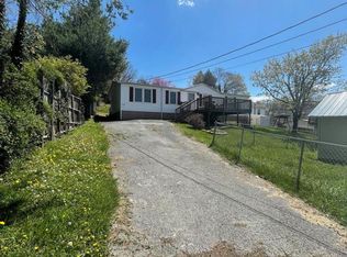208 Riffe St, Sophia, WV 25921