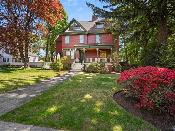 107 E Emerson St, Melrose, MA 02176