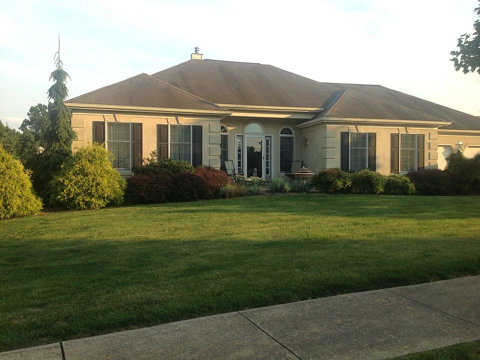 2nd image of 662 Laurel Ave