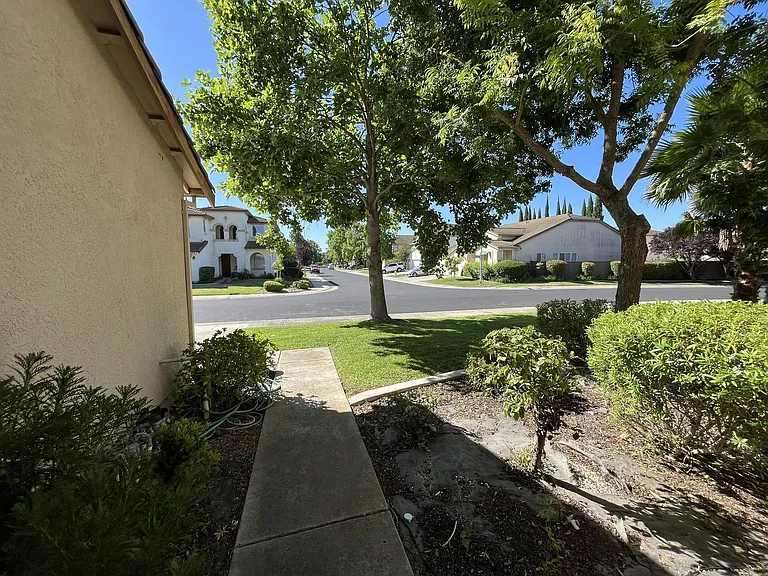 9740 Ruddy Duck Way — Photo 4