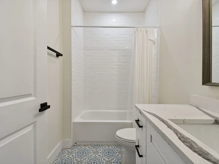121 E Warren Ave #4 — Photo 12