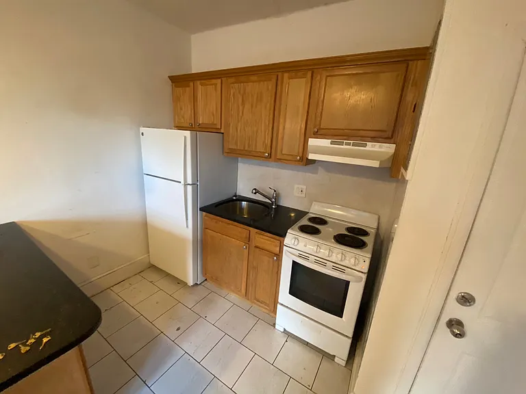 6 Ellsworth Ave — Photo 2
