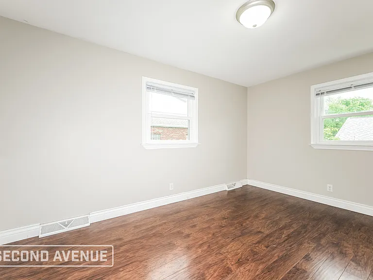 1003 Locust Dr — Photo 17