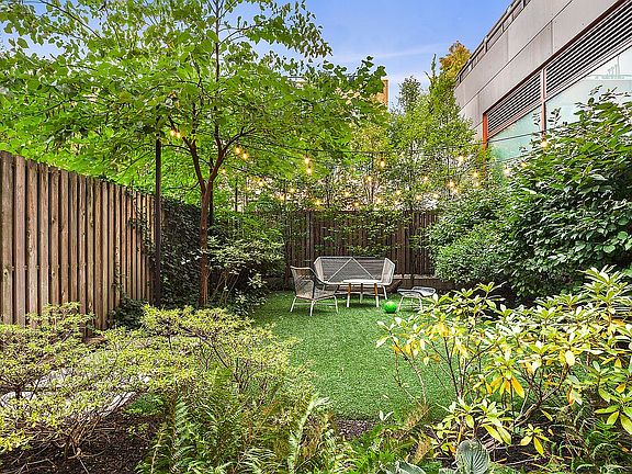 5th image of 291 Union St Unit Maisonette 3