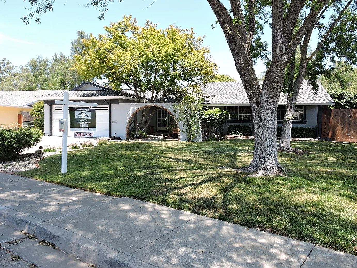 2242 Norwood Rd photo 1