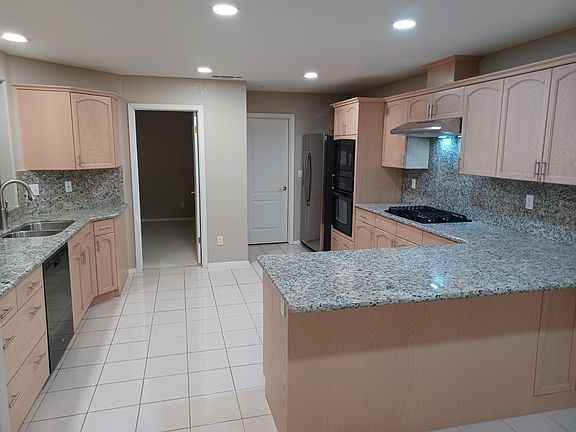 3rd image of 9050 N Brookview Dr