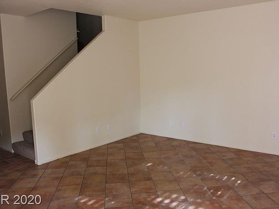 5th image of 10021 Via Toro Ave