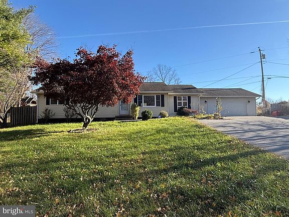 4th image of 322 Aldrin Ln