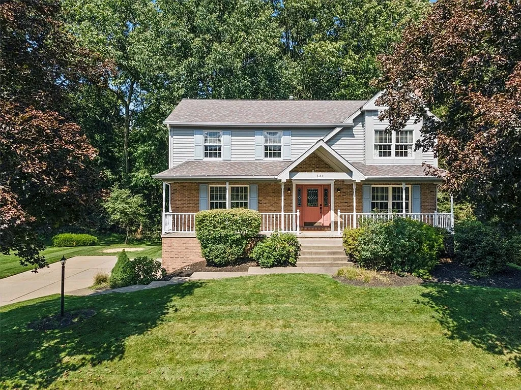 328 Cloverdale Dr photo 1