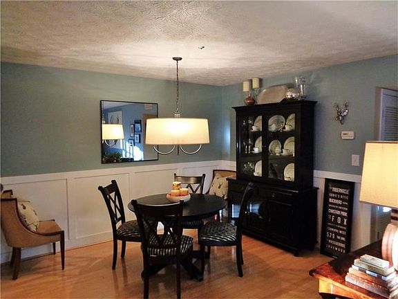 3rd image of 1902 Cumberland Ct SE