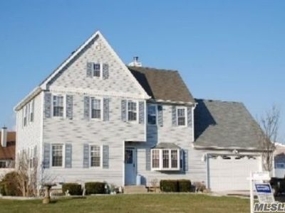 22 Arrowhead Ave, Riverhead, NY, 11901