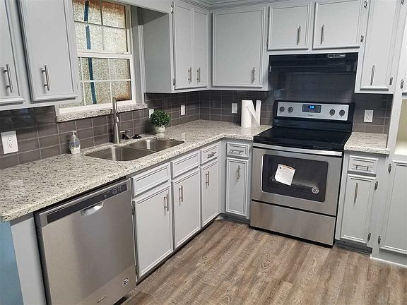 2nd image of 2345 Monica St