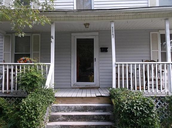 2nd image of 117 W 10th Ave