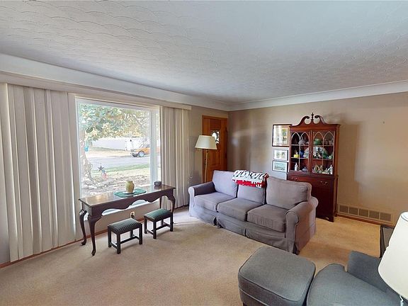 5th image of 29 Cambridge Dr