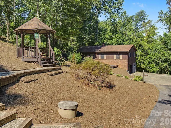 21 Coffey Cir, Asheville, NC 28806