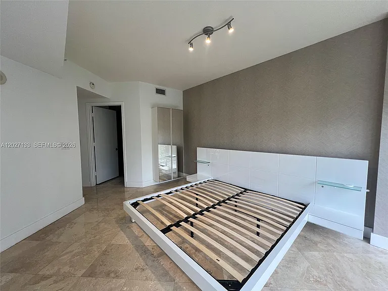 18201 Collins Ave #601A — Photo 25