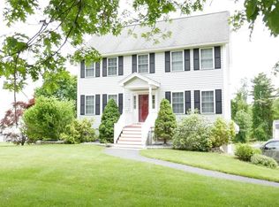 1 Clamshell Rd, Clinton, MA 01510