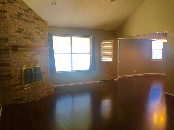 2nd image of 4604 Gleneagles Dr