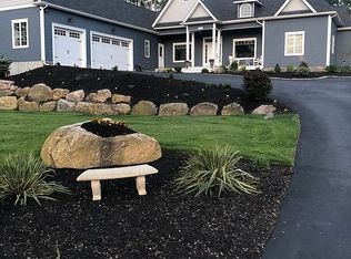 402 Sylvan Ct, Saunderstown, RI 02874