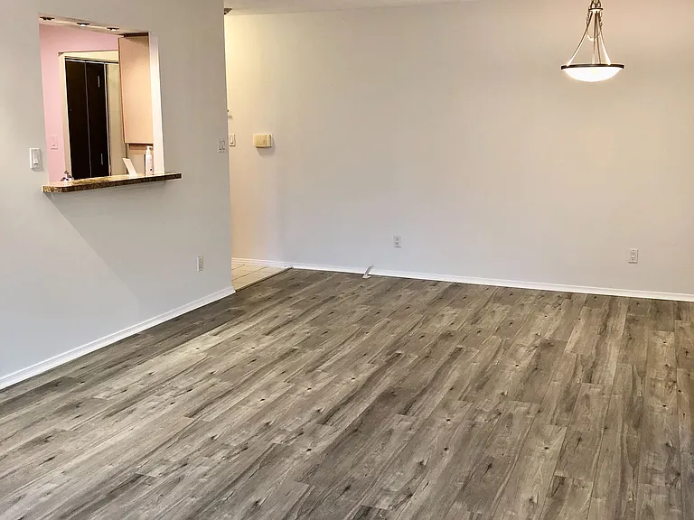 30 Greenfield Ave #2001 — Photo 4