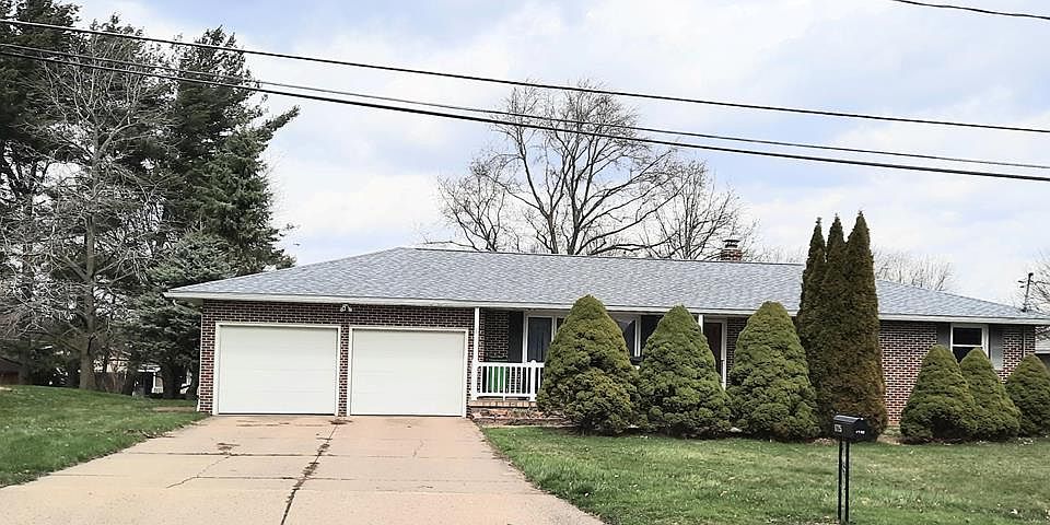 1st image of 1725 Lynn Dr