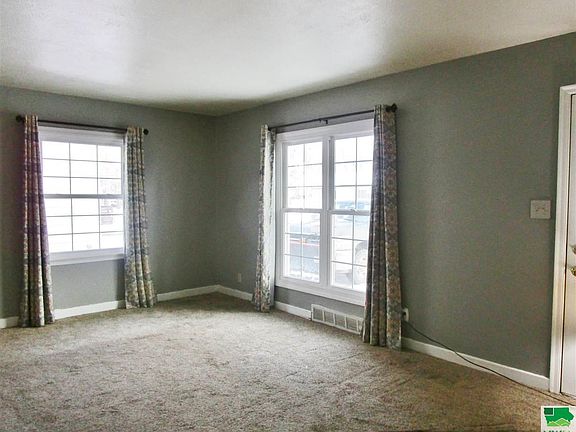 4th image of 2633 S Cornelia St