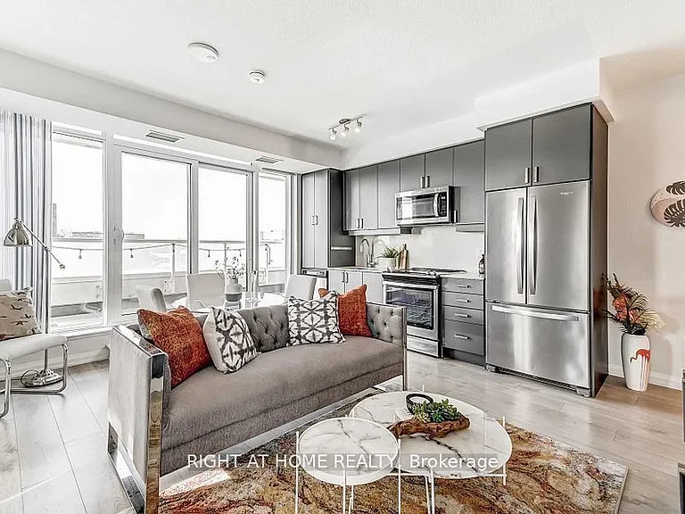 7895 Jane St #213 — Photo 4