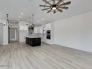 5910 E Woodridge Dr — Photo 8