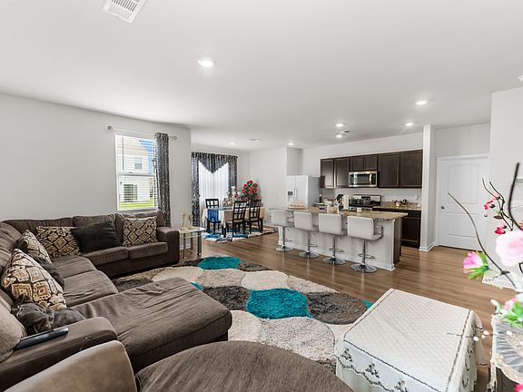 5th image of 5636 Hickory Woods Dr