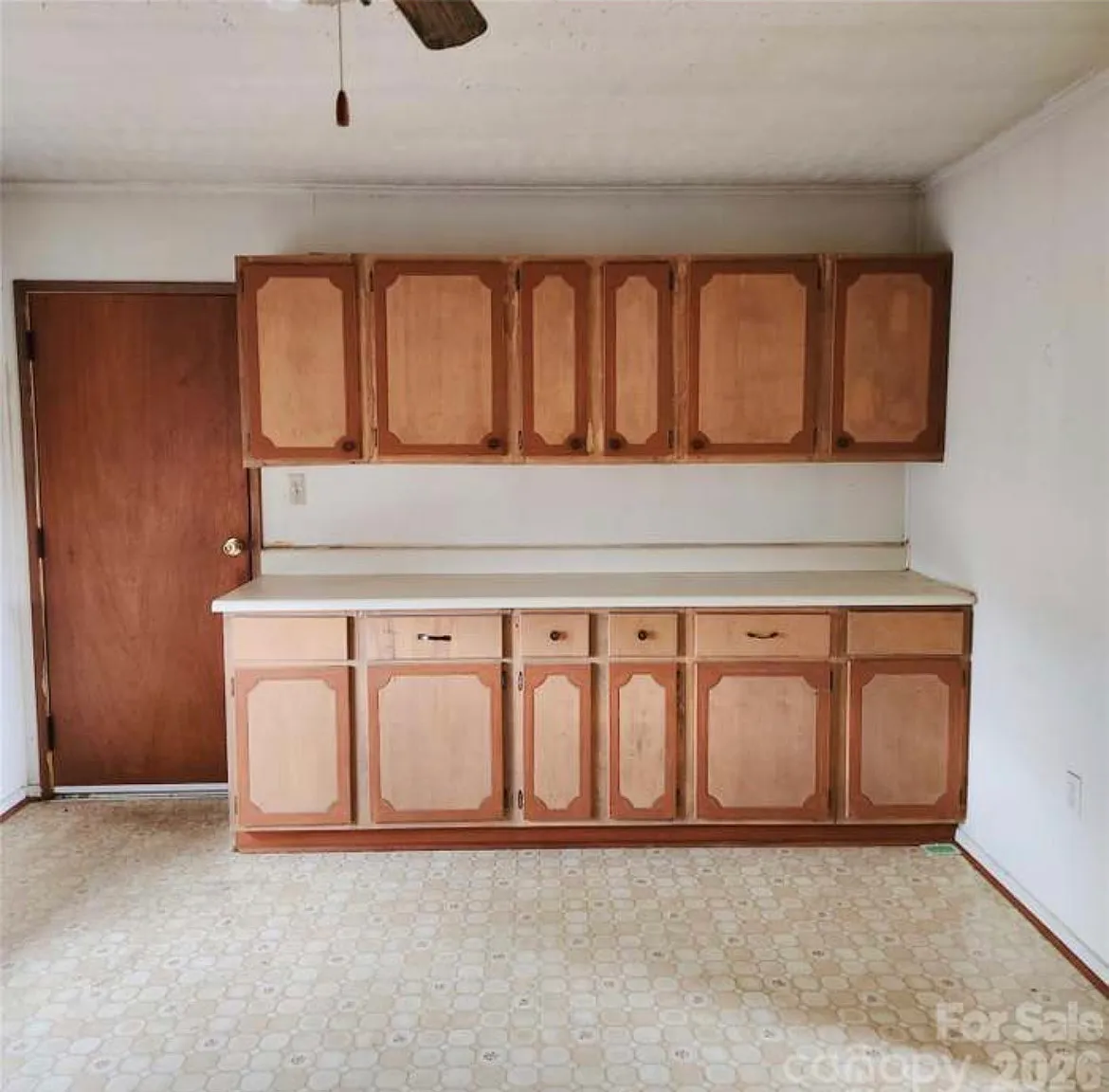 3 bed, 1000 sqft, $1,634 — Photo 4