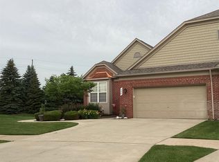 636 Zion Ct S, Howell, MI 48843