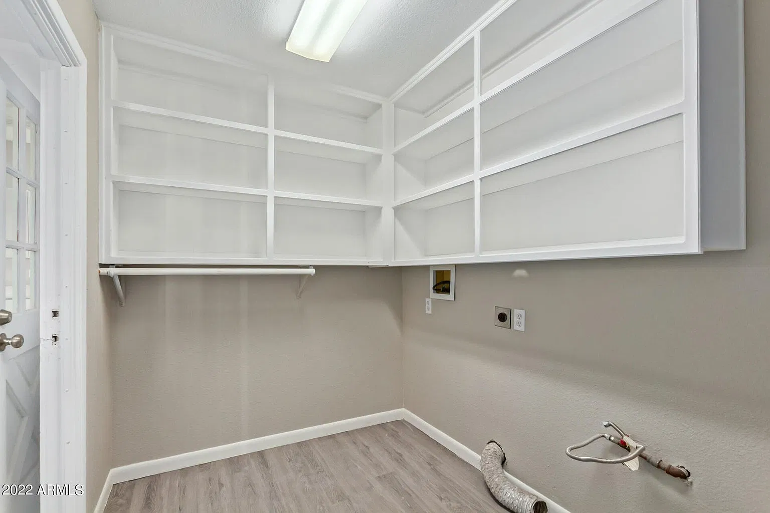2 bed, 1000 sqft, $2,000 — Photo 2