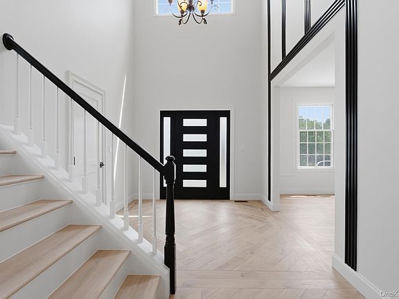 5th image of 28 Hynard Place