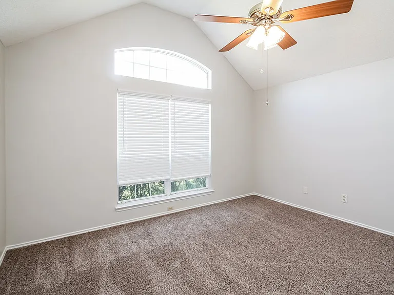 2326 Weatherby Dr — Photo 8