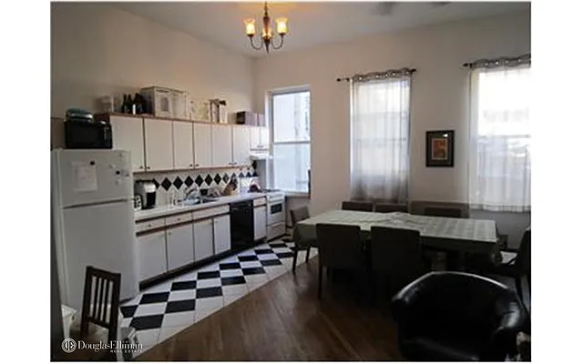 Rented by Douglas Elliman | media 23