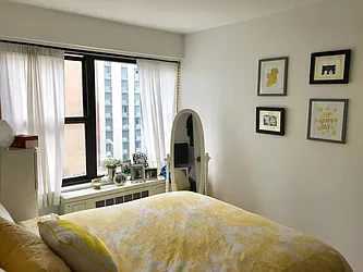 Rented by Manhattan Apartment Organization