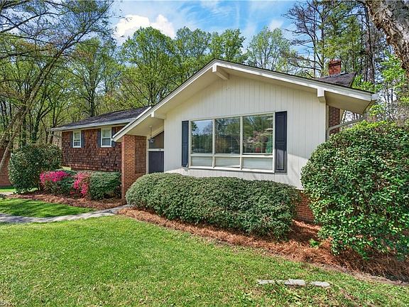 4th image of 128 Burnley Ln