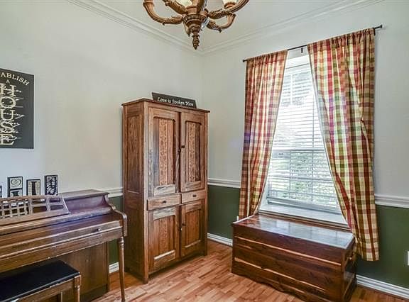 3rd image of 3105 Pecan Meadow Dr